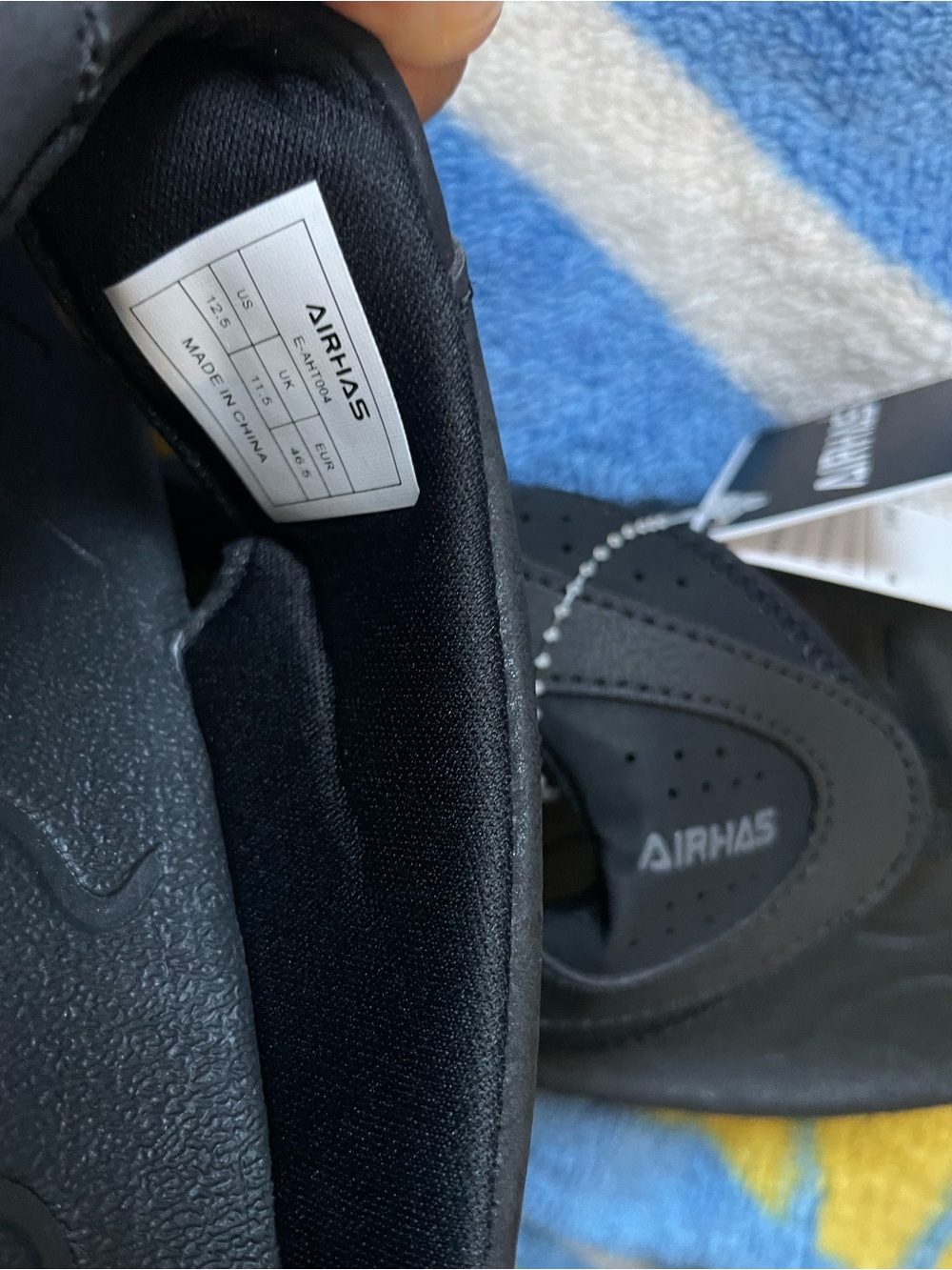 Men’s Black Comfort Flip-Flops - Picture 4 of 6